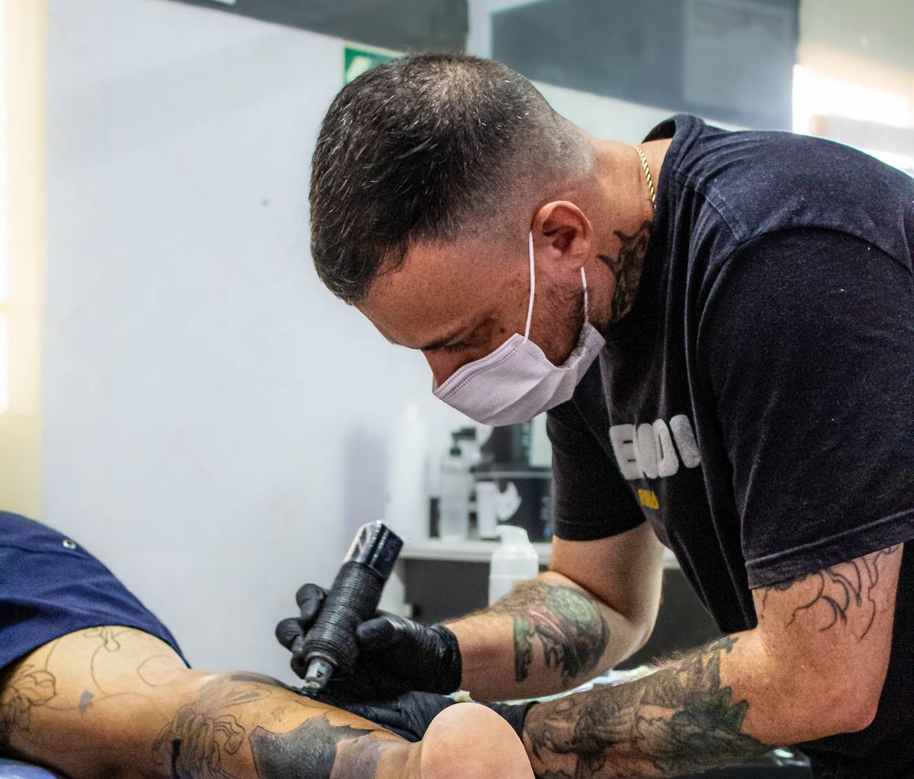 Rafael Clementino, tatuador do Santa Arte